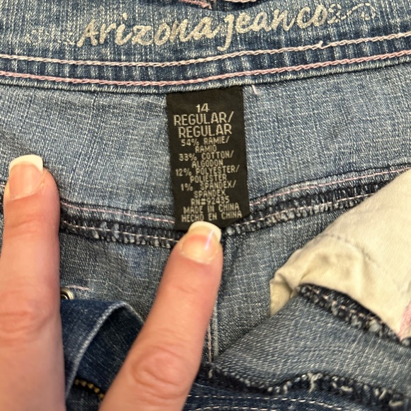 Sparkly Embroidered Capri Jeans - Picture 3 of 3